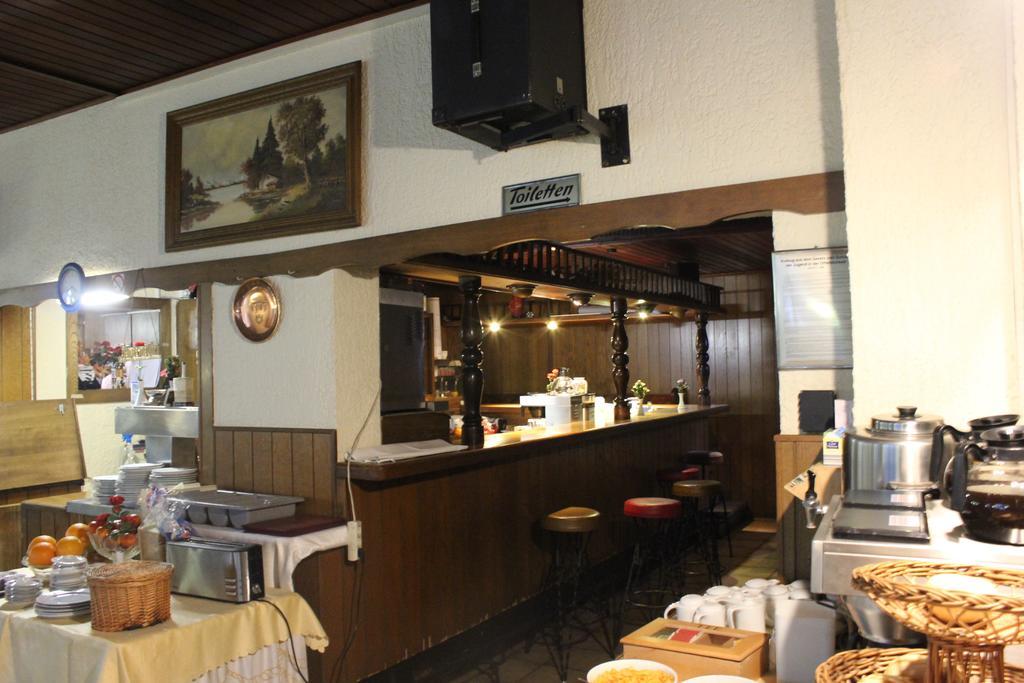 Airport-Hotel Zum Taubengrund Келстербах Екстериор снимка