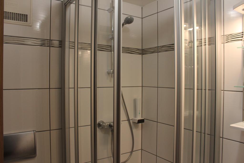 Airport-Hotel Zum Taubengrund Келстербах Стая снимка