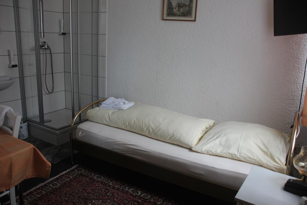 Airport-Hotel Zum Taubengrund Келстербах Екстериор снимка