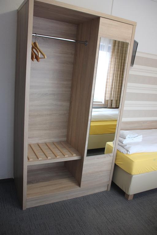 Airport-Hotel Zum Taubengrund Келстербах Екстериор снимка