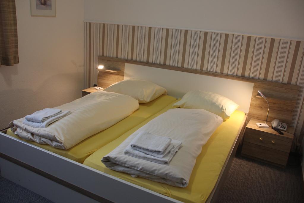 Airport-Hotel Zum Taubengrund Келстербах Екстериор снимка